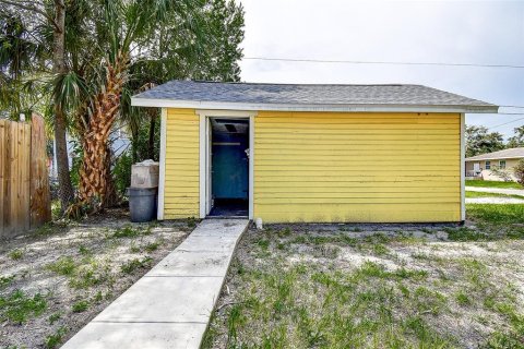 House in Saint Petersburg, Florida 3 bedrooms, 112.6 sq.m. № 1904072 - photo 27