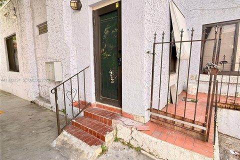 Villa ou maison à Miami, Floride 2 chambres, 217.02 m2 № 1991202