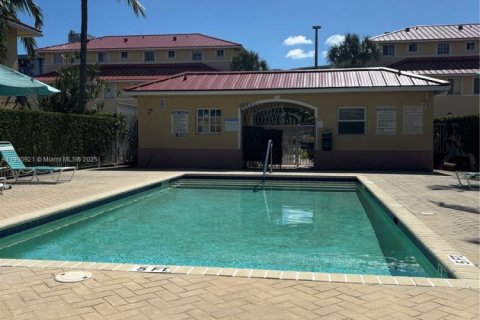 Townhouse in North Miami Beach, Florida 3 bedrooms, 104.89 sq.m. № 1953258 - photo 5