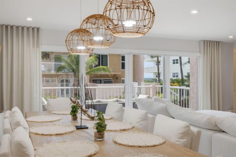 Townhouse in Hillsboro Beach, Florida 4 bedrooms, 263.84 sq.m. № 2392320 - photo 13