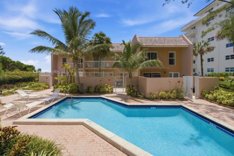 Townhouse in Hillsboro Beach, Florida 4 bedrooms, 263.84 sq.m. № 2392320 - photo 26