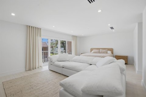 Townhouse in Hillsboro Beach, Florida 4 bedrooms, 263.84 sq.m. № 2392320 - photo 18