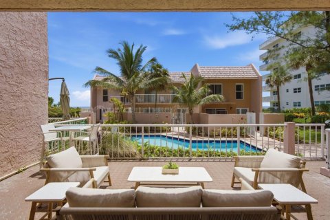 Townhouse in Hillsboro Beach, Florida 4 bedrooms, 263.84 sq.m. № 2392320 - photo 6