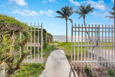 Townhouse in Hillsboro Beach, Florida 4 bedrooms, 263.84 sq.m. № 2392320 - photo 10