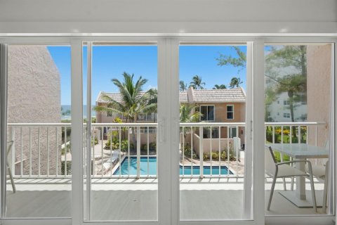Townhouse in Hillsboro Beach, Florida 4 bedrooms, 263.84 sq.m. № 2392320 - photo 5