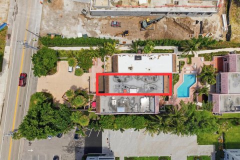 Townhouse in Hillsboro Beach, Florida 4 bedrooms, 263.84 sq.m. № 2392320 - photo 11