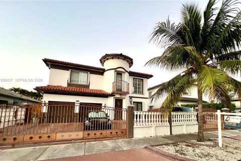Casa en venta en Miami, Florida, 5 dormitorios, 291.43 m2 № 2011591 - foto 16