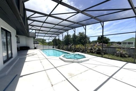 House in Orlando, Florida 4 bedrooms, 233.65 sq.m. № 2107839 - photo 11