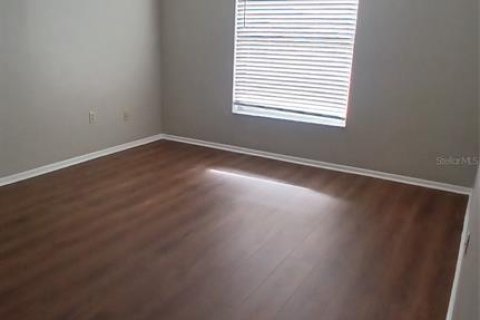 Apartamento en alquiler en Spring Hill, Florida, 3 dormitorios, 130.06 m2 № 2280166 - foto 5