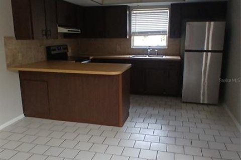 Apartamento en alquiler en Spring Hill, Florida, 3 dormitorios, 130.06 m2 № 2280166 - foto 10