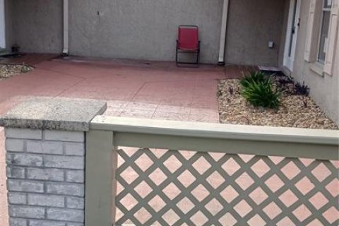 Apartamento en alquiler en Spring Hill, Florida, 3 dormitorios, 130.06 m2 № 2280166 - foto 11