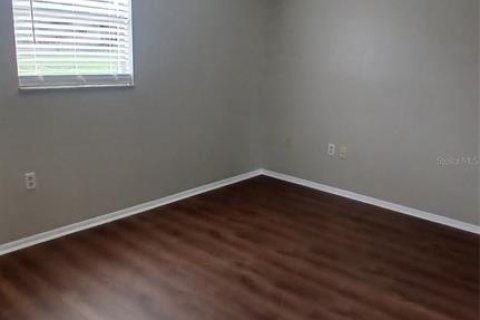 Apartamento en alquiler en Spring Hill, Florida, 3 dormitorios, 130.06 m2 № 2280166 - foto 7