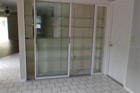 Apartamento en alquiler en Spring Hill, Florida, 3 dormitorios, 130.06 m2 № 2280166 - foto 9