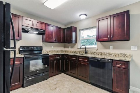 House in Ocala, Florida 3 bedrooms, 123.65 sq.m. № 2236638 - photo 5