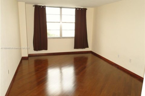 Condominio en alquiler en Aventura, Florida, 1 dormitorio, 99.03 m2 № 2012340 - foto 5