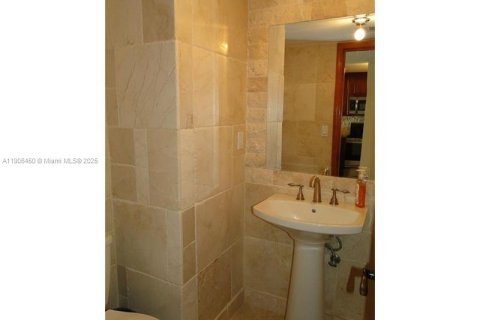 Condominio en alquiler en Aventura, Florida, 1 dormitorio, 99.03 m2 № 2012340 - foto 4