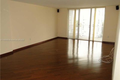 Condominio en alquiler en Aventura, Florida, 1 dormitorio, 99.03 m2 № 2012340 - foto 2