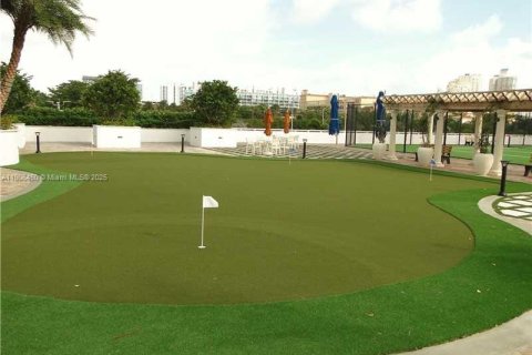 Condominio en alquiler en Aventura, Florida, 1 dormitorio, 99.03 m2 № 2012340 - foto 13