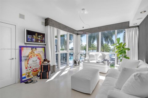 Condo in Miami Beach, Florida, 3 bedrooms  № 1967523 - photo 22