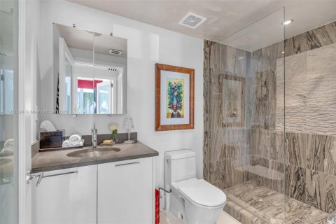 Condo in Miami Beach, Florida, 3 bedrooms  № 1967523 - photo 25