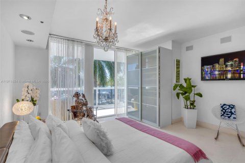 Condo in Miami Beach, Florida, 3 bedrooms  № 1967523 - photo 15