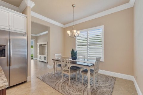 House in Vero Beach, Florida 3 bedrooms, 244.24 sq.m. № 2086871 - photo 8