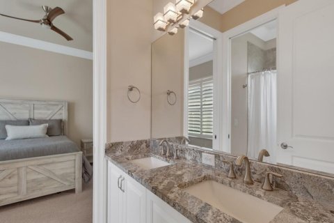 House in Vero Beach, Florida 3 bedrooms, 244.24 sq.m. № 2086871 - photo 21
