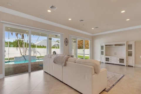 House in Vero Beach, Florida 3 bedrooms, 244.24 sq.m. № 2086871 - photo 13