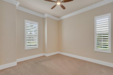 House in Vero Beach, Florida 3 bedrooms, 244.24 sq.m. № 2086871 - photo 19
