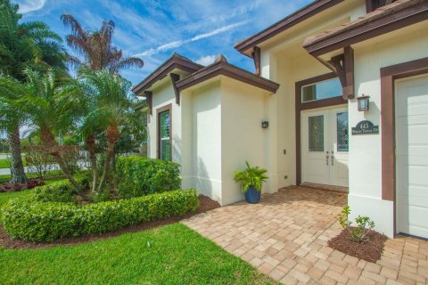 House in Vero Beach, Florida 3 bedrooms, 244.24 sq.m. № 2086871 - photo 2