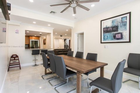 Villa ou maison à louer à Hollywood, Floride: 5 chambres, 204.38 m2 № 2023160 - photo 4