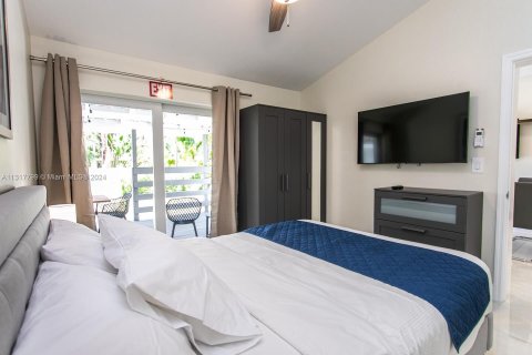 Villa ou maison à louer à Hollywood, Floride: 5 chambres, 204.38 m2 № 2023160 - photo 21