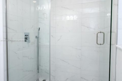 Villa ou maison à louer à Hollywood, Floride: 5 chambres, 204.38 m2 № 2023160 - photo 25