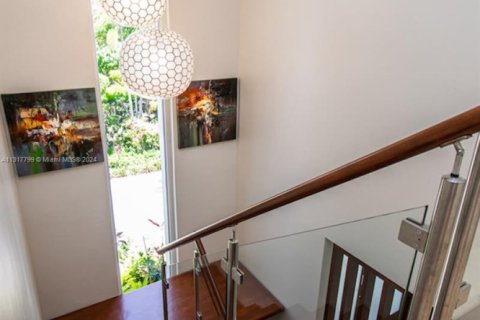 Villa ou maison à louer à Hollywood, Floride: 5 chambres, 204.38 m2 № 2023160 - photo 16