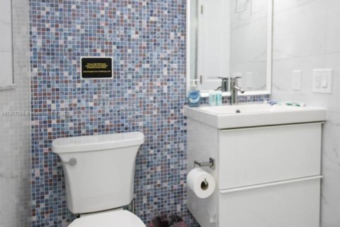 Villa ou maison à louer à Hollywood, Floride: 5 chambres, 204.38 m2 № 2023160 - photo 26