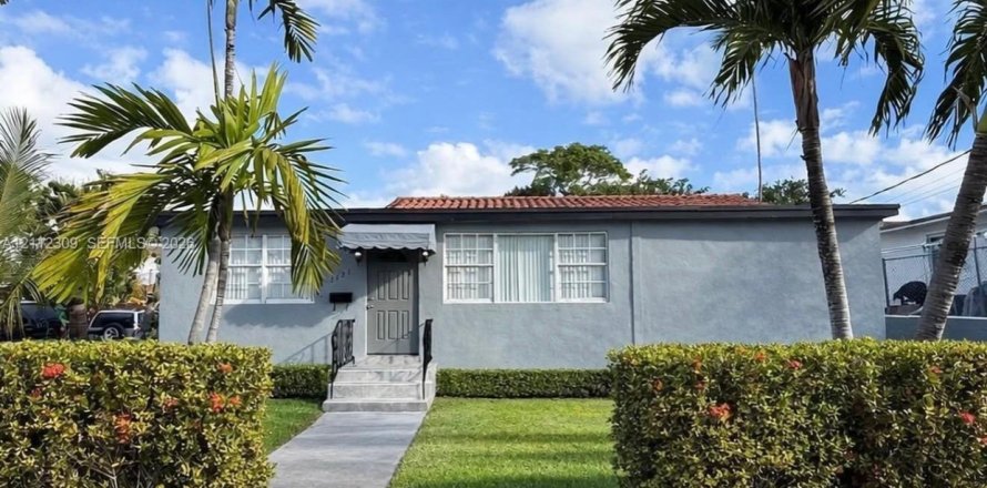 Villa ou maison à Miami, Floride 3 chambres, 122.82 m2 № 2431389