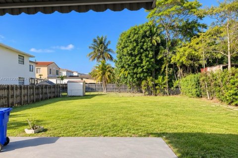 Villa ou maison à louer à Miami, Floride: 3 chambres, 122.82 m2 № 2431389 - photo 15