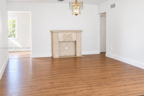 Villa ou maison à louer à Miami, Floride: 3 chambres, 122.82 m2 № 2431389 - photo 3