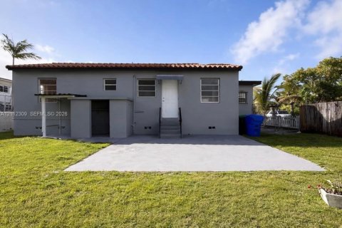Villa ou maison à louer à Miami, Floride: 3 chambres, 122.82 m2 № 2431389 - photo 17