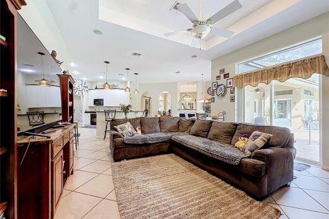 House in Weeki Wachee, Florida 5 bedrooms, 306.21 sq.m. № 2222640 - photo 17