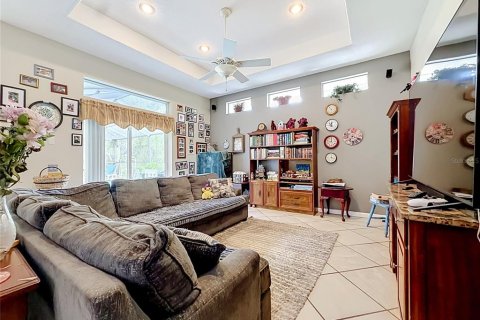 House in Weeki Wachee, Florida 5 bedrooms, 306.21 sq.m. № 2222640 - photo 16