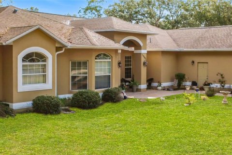 House in Weeki Wachee, Florida 5 bedrooms, 306.21 sq.m. № 2222640 - photo 3