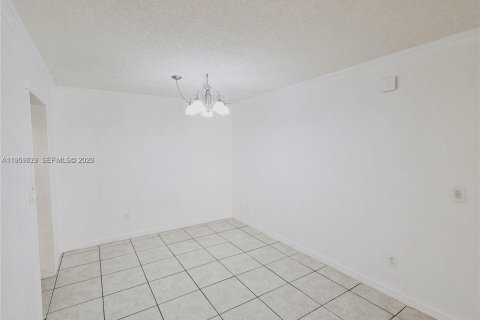 Condominio en alquiler en Miami, Florida, 3 dormitorios, 115.2 m2 № 2020105 - foto 7
