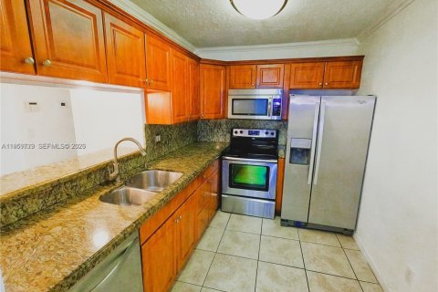 Condominio en alquiler en Miami, Florida, 3 dormitorios, 115.2 m2 № 2020105 - foto 6