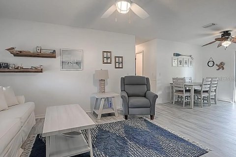 Casa en venta en Lady Lake, Florida, 2 dormitorios, 96.62 m2 № 1677673 - foto 14