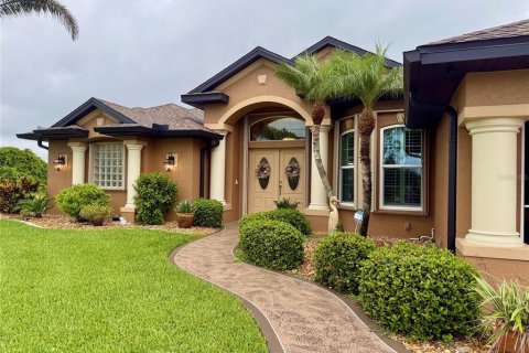 House in Rotonda, Florida 3 bedrooms, 202.9 sq.m. № 1913658 - photo 1