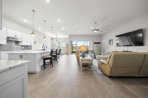 Casa en venta en Ocala, Florida, 3 dormitorios, 234.39 m2 № 2121993 - foto 4