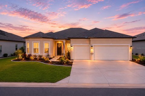 House in Ocala, Florida 3 bedrooms, 234.39 sq.m. № 2121993
