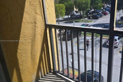 Copropriété à vendre à Miami, Floride: 2 chambres, 73.67 m2 № 2013622 - photo 8