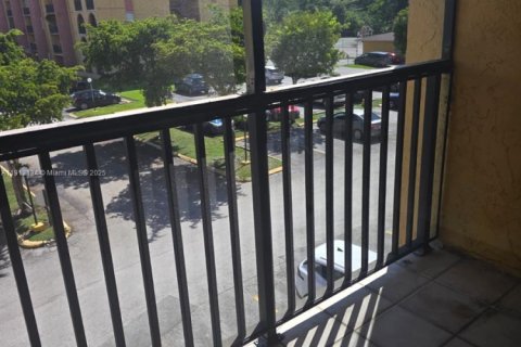 Copropriété à vendre à Miami, Floride: 2 chambres, 73.67 m2 № 2013622 - photo 9